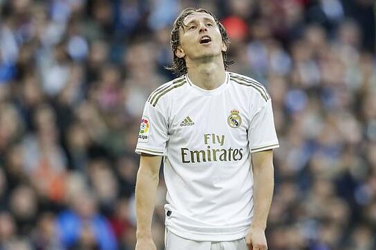 TA：随着主席选举临近，巴萨的长期引援议题根本无法提上议程